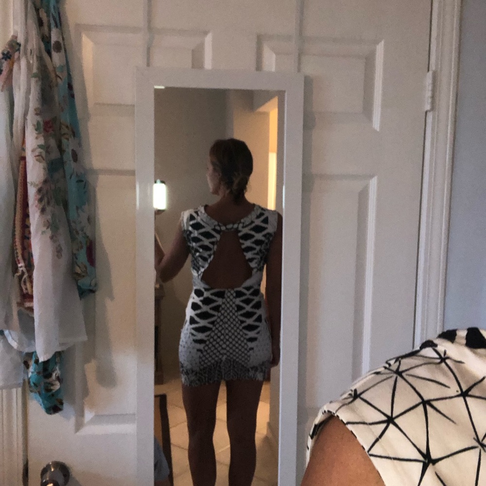 Maurie And Eve Dress - Picture 4 of 4